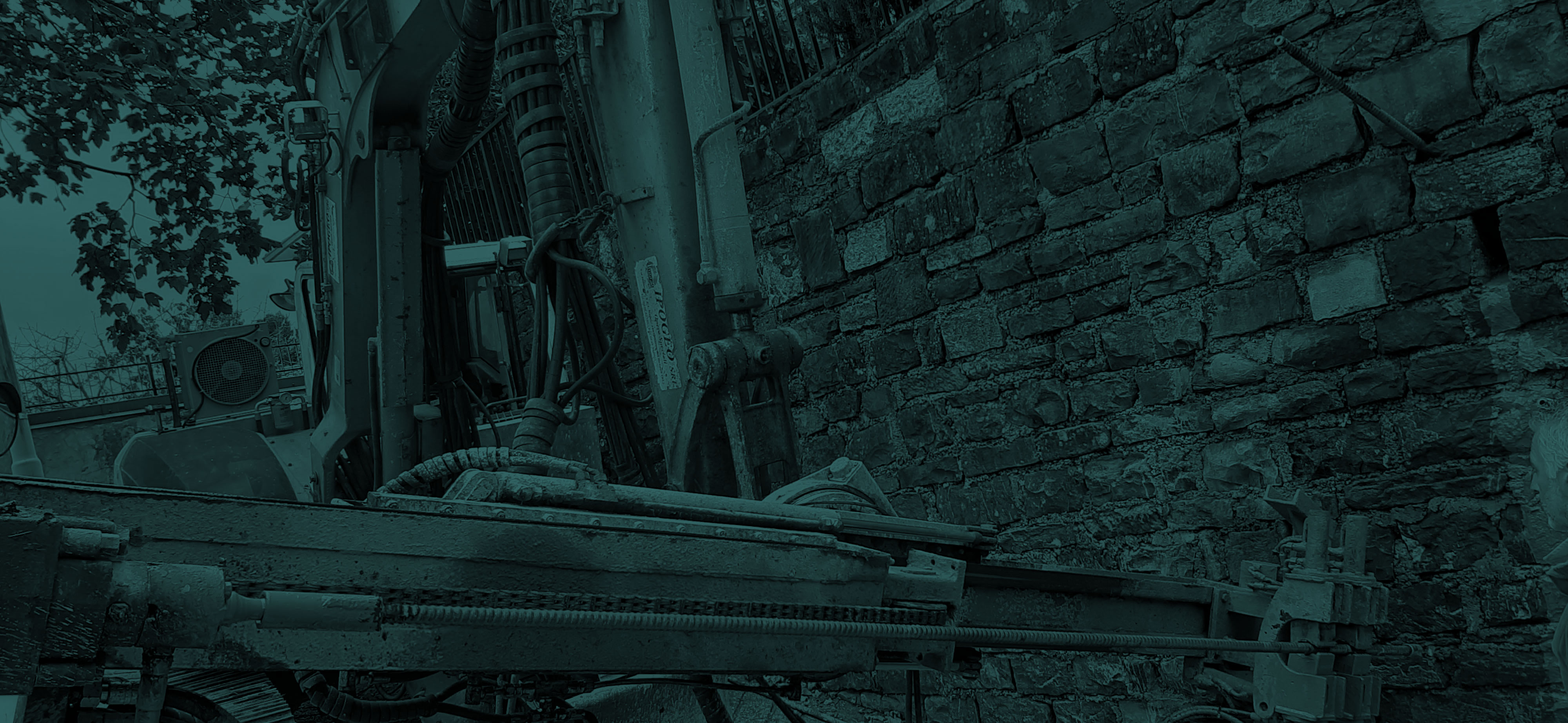 Installazione tiranti di ancoraggio